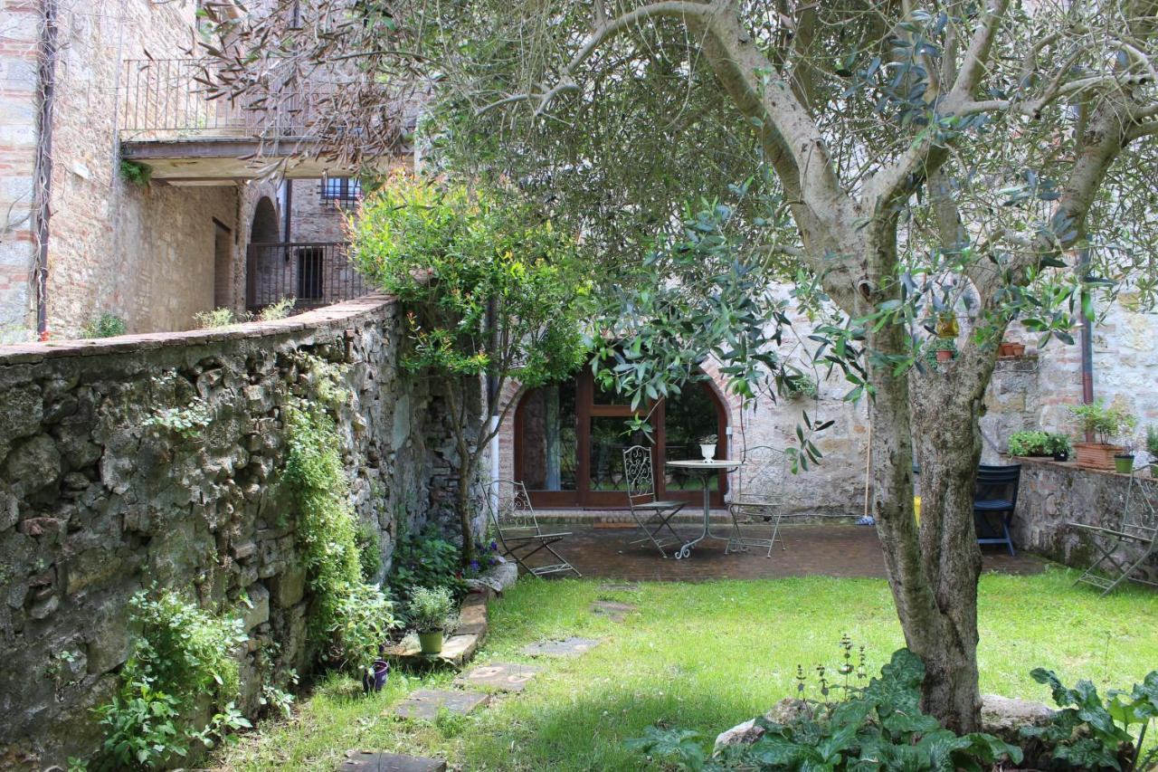 Guest House Il Giardino Colle di Val d'Elsa Exterior foto